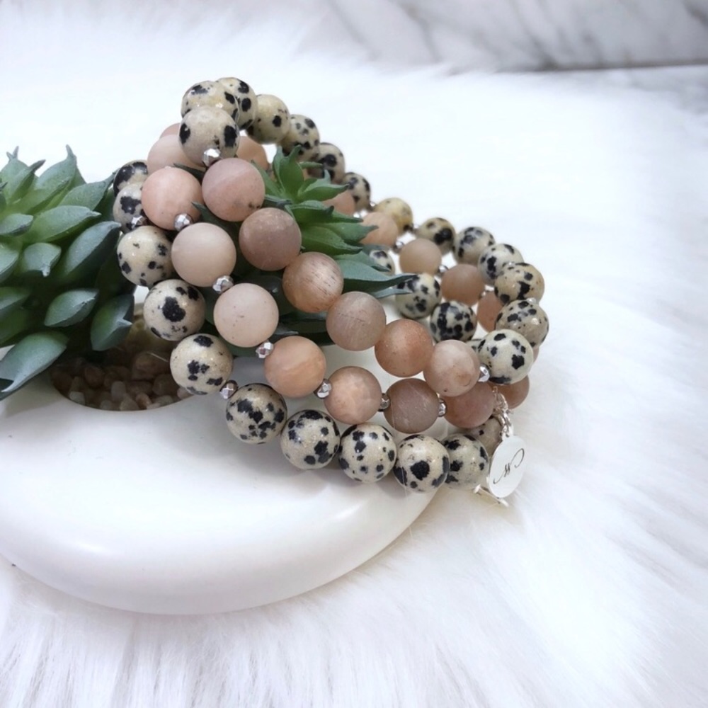 🎉13XHP🎉 Dalmatian & Moonstone Stretch Bracelets - Picture 3 of 5